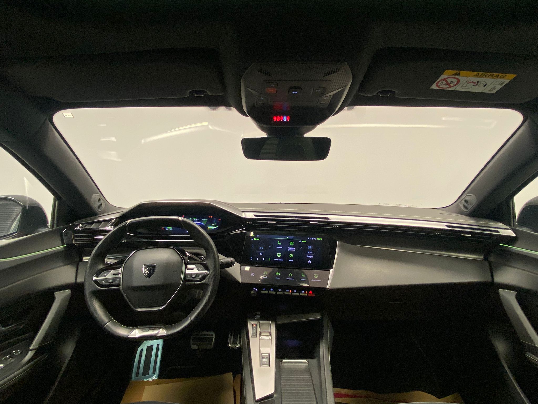 PEUGEOT 408 5